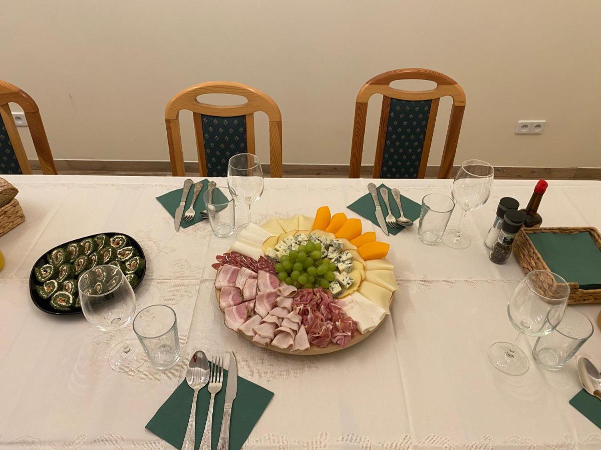 Lesna Polana Bed & Breakfast Sekocin Екстериор снимка